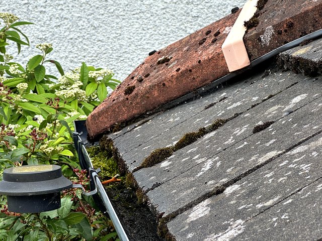 Gutter before cleaning, job 2