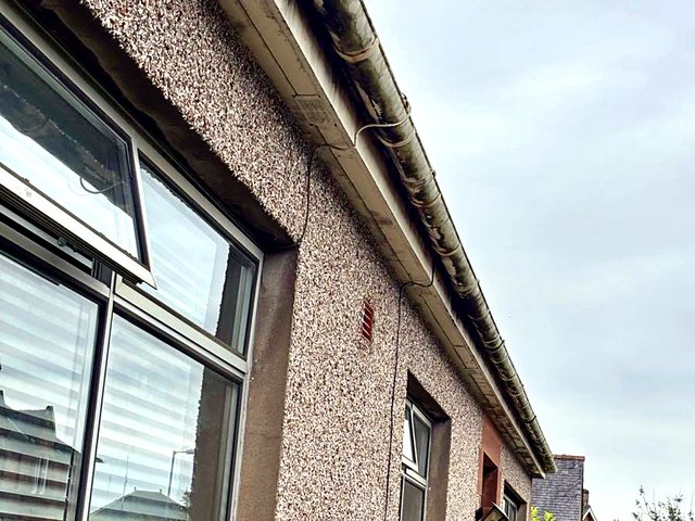 Gutter before cleaning, job 8